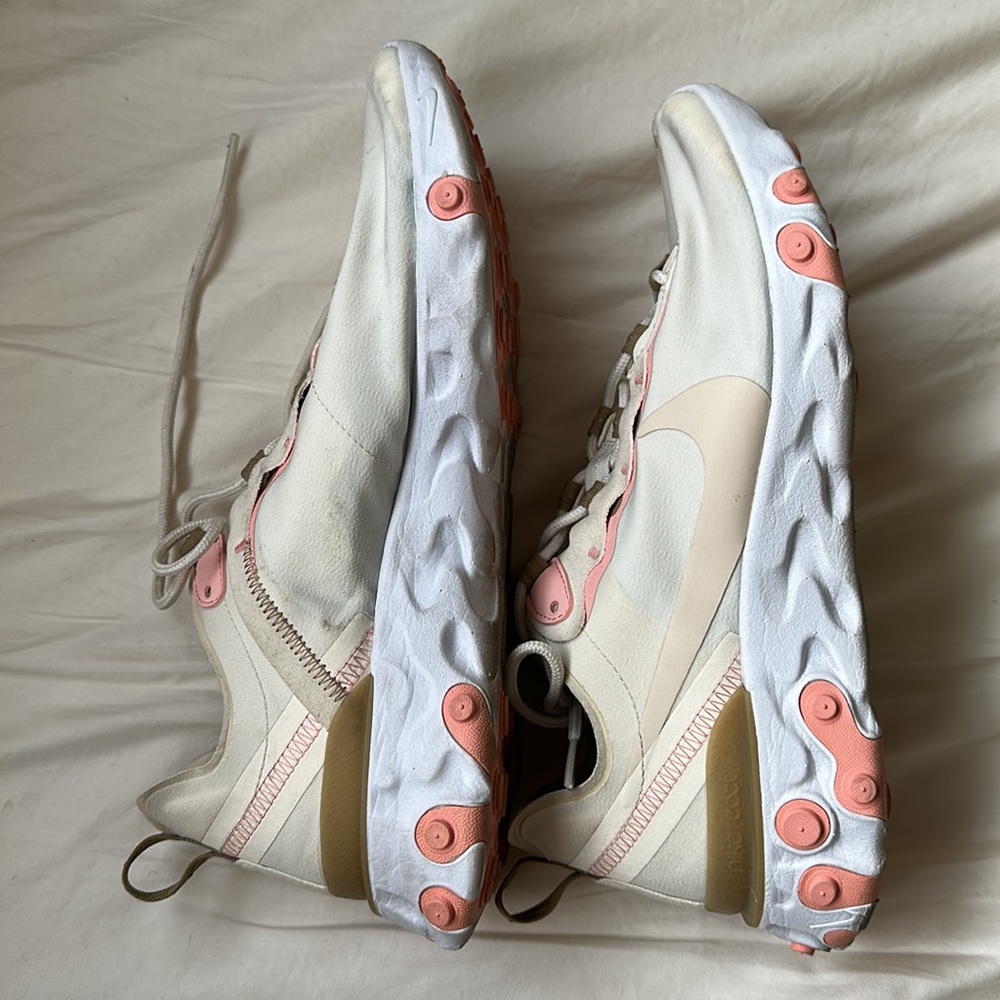 Nikes - Picture 2 of 5